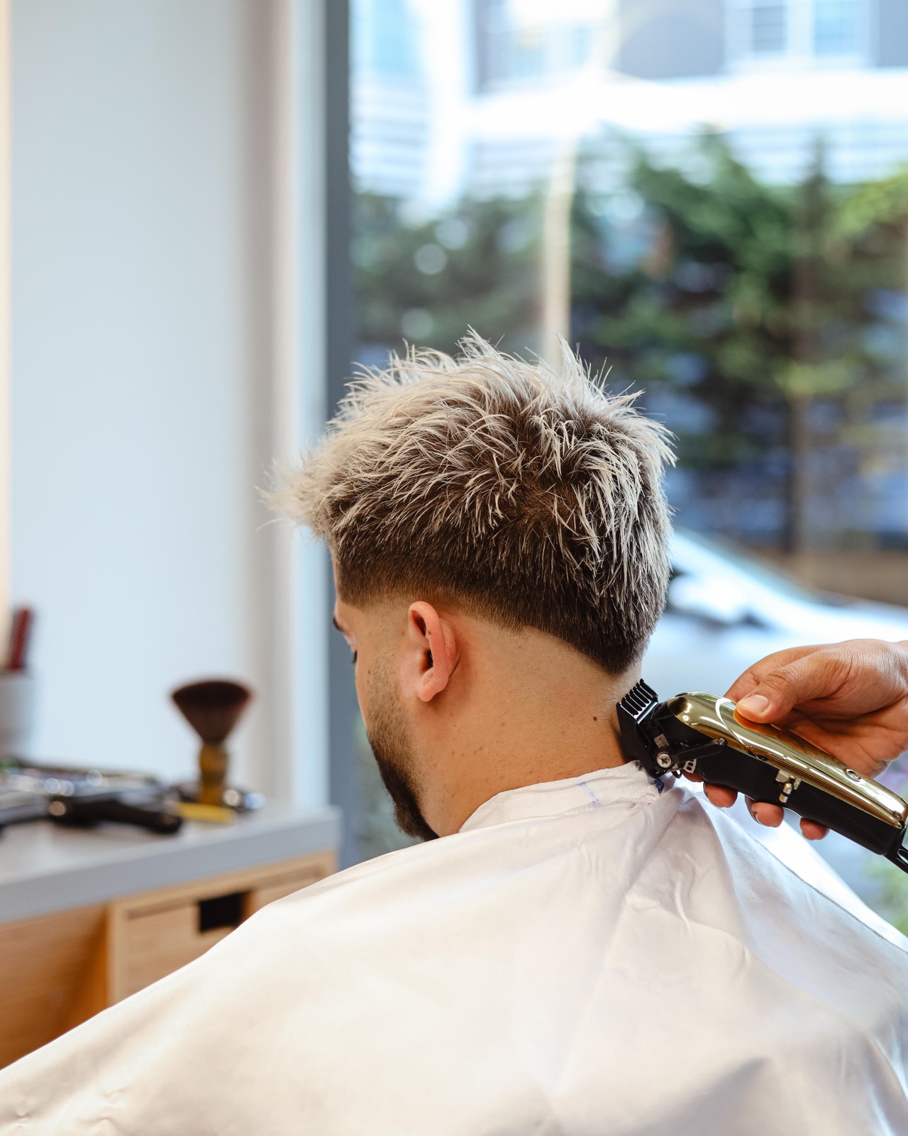 Platin Renk · Skin Fade saç kesimi